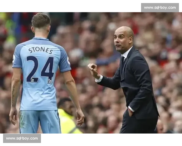 头球技术的力量与艺术解析现代足球空中对抗战术智慧全面解读